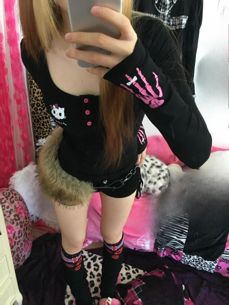 เสื้อยืดพิมพ์ลายการ์ตูนวินเทจ  - Embroidery บทวิจารณ์และราคา